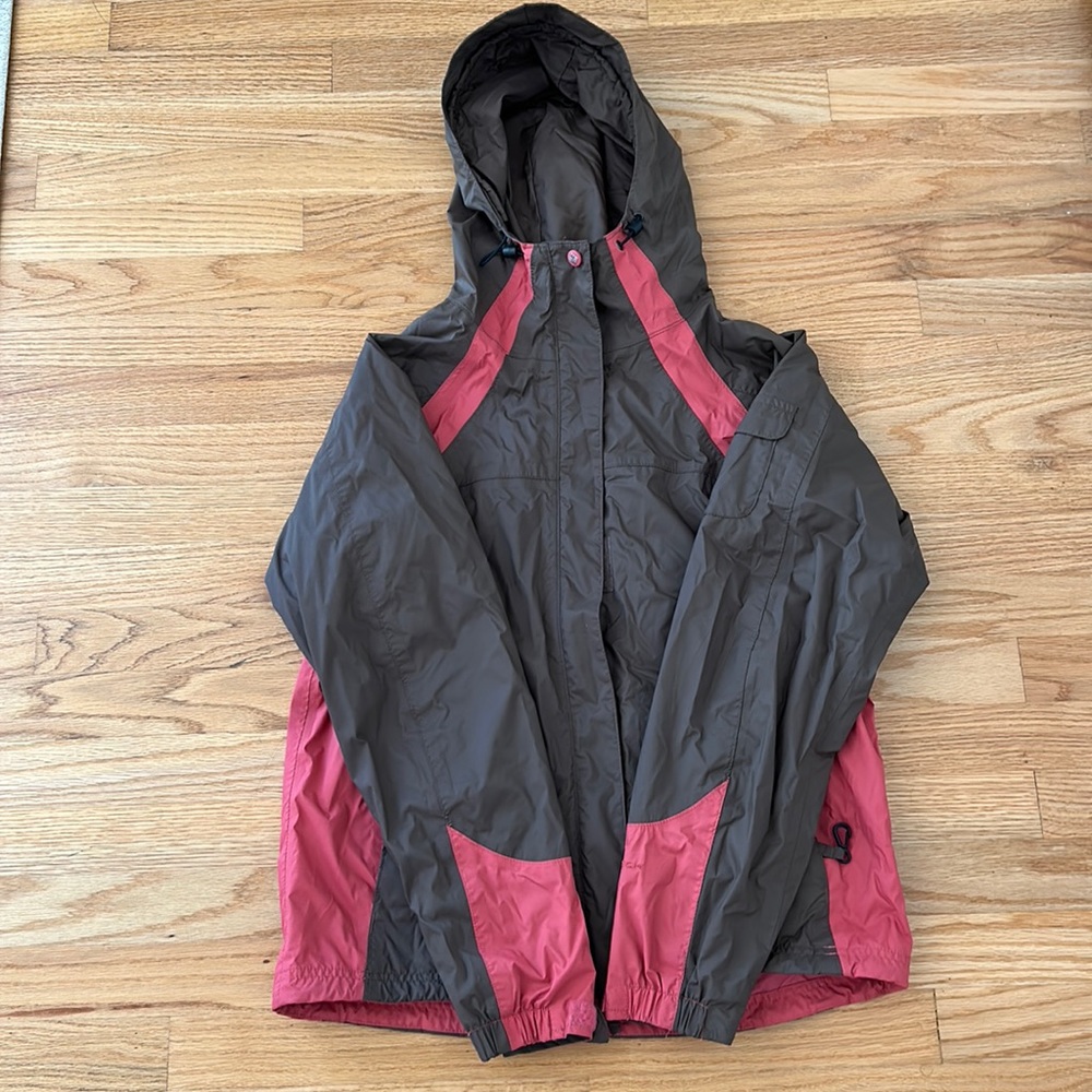 Women’s Columbia rain jacket